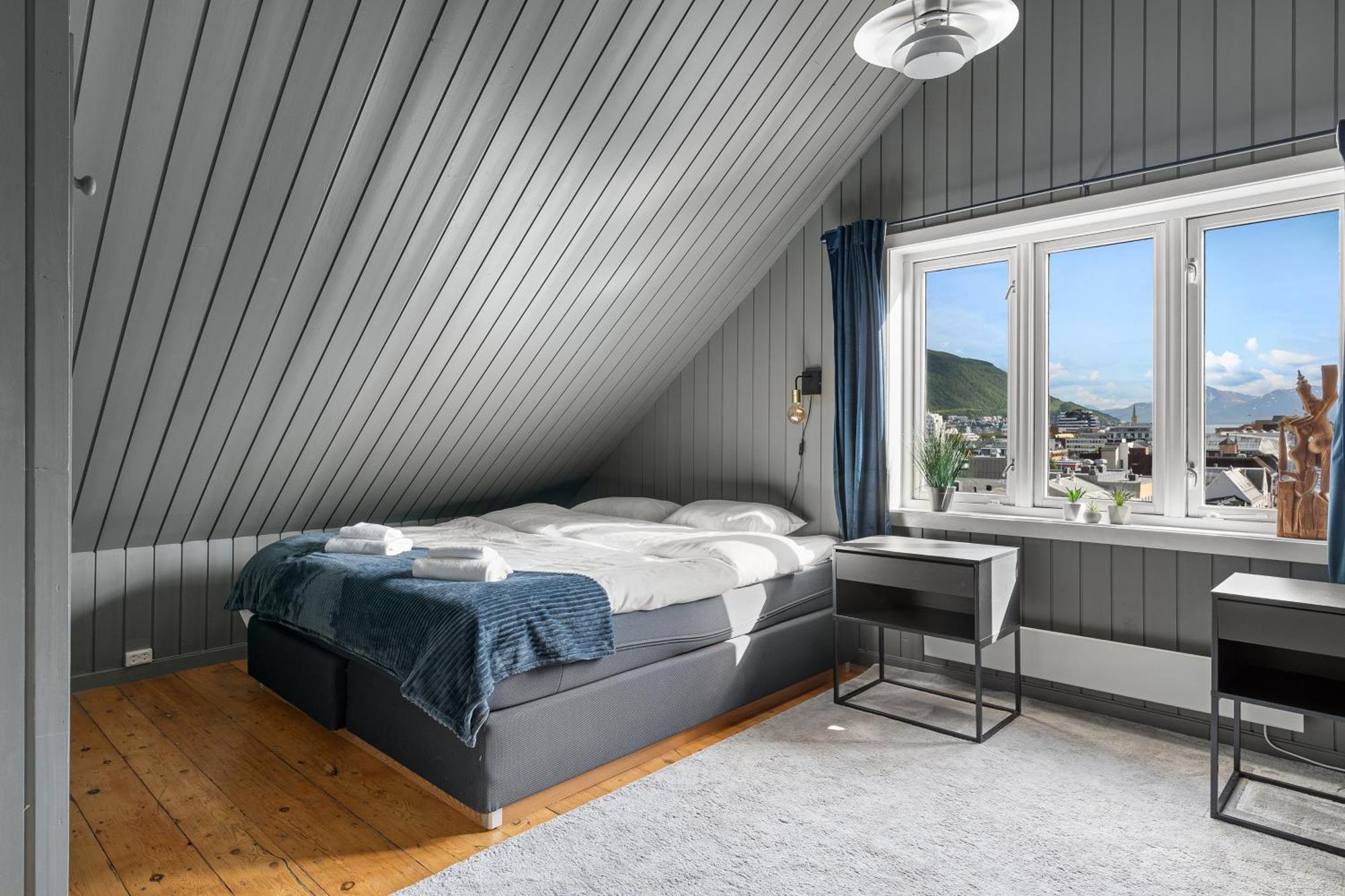 Arctic Homes - Historical Tromso House With View Exterior photo