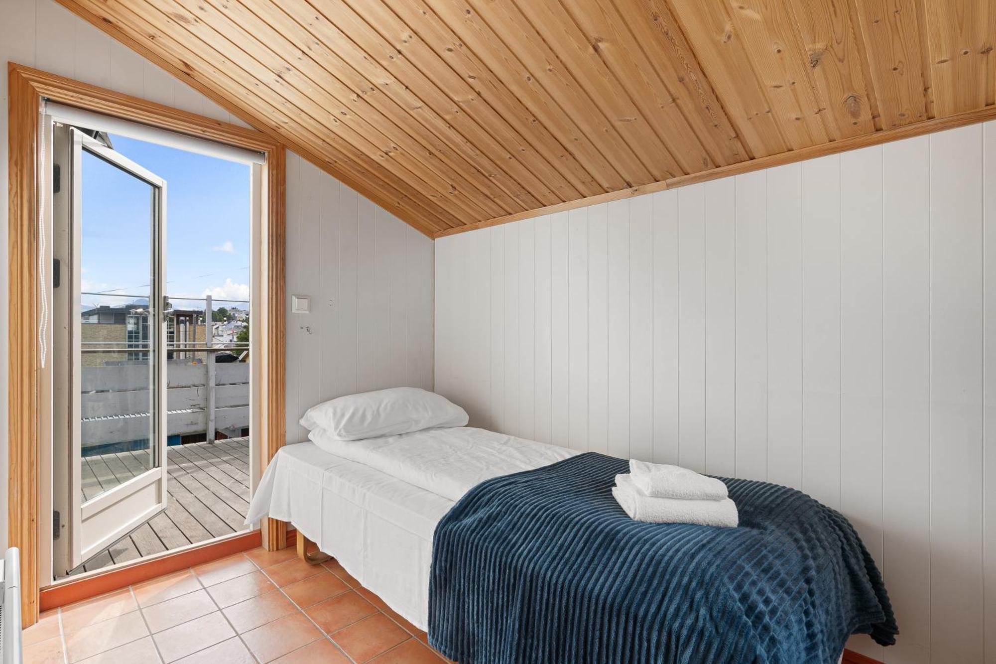 Arctic Homes - Historical Tromso House With View Exterior photo